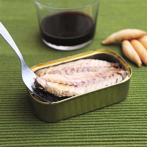 mackerel fillets in olive oil.